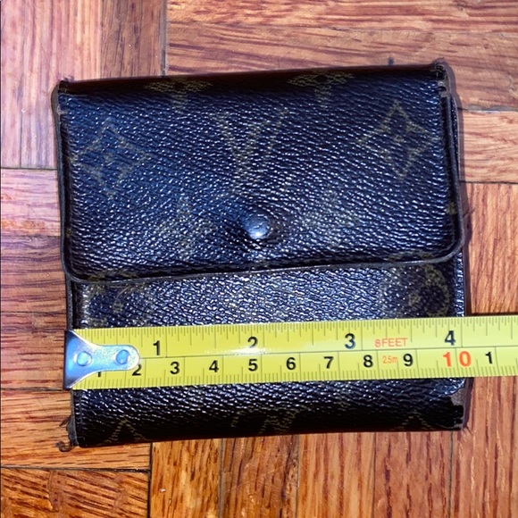 Authentic Louis Vuitton Wallet - Picture 9 of 9